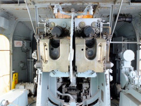 WNBR_4-45_mk16_Haida_breech_pic.jpg