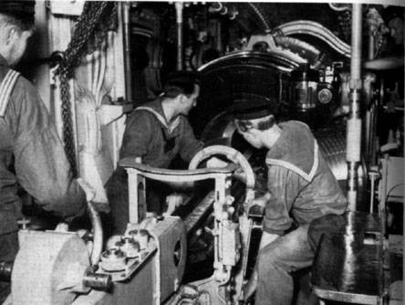 WNSweden_11-45_m1912_Sverige_loading_pic.jpg